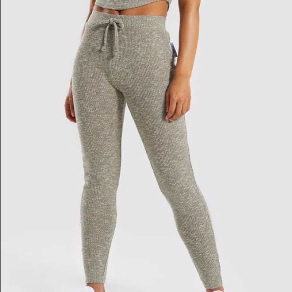 Bundle of Gymshark Slounge Leggings khaki Plum
